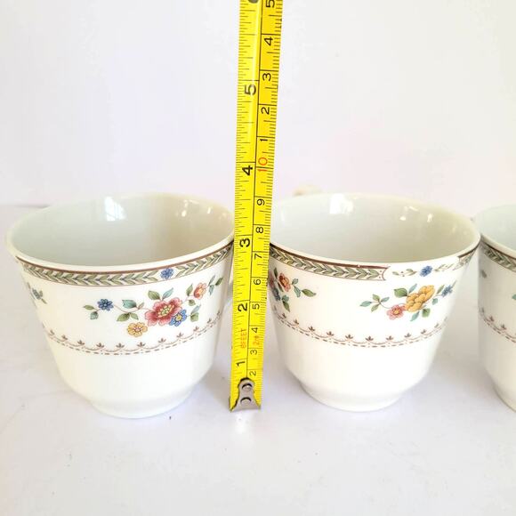 Vintage 1976 Royal Doulton England Kingswood Pattern Coffee Cups Set of 3 - Picture 7 of 8